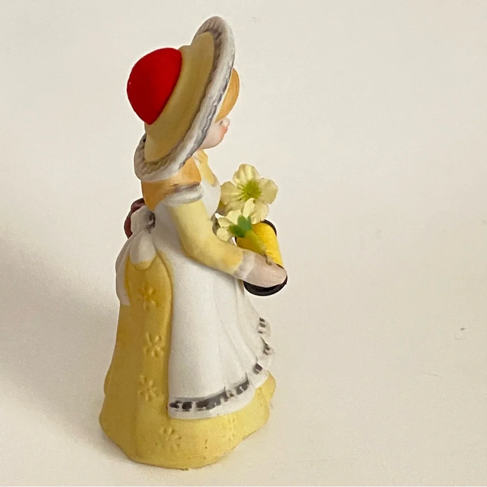Vintage Seamstress Girl 70's Ceramic Yellow Holds Thread Scissors/Basket Pin/Hat